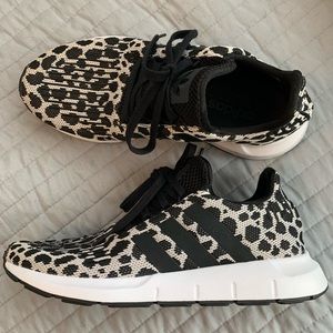Adidas Swift Run in Leopard